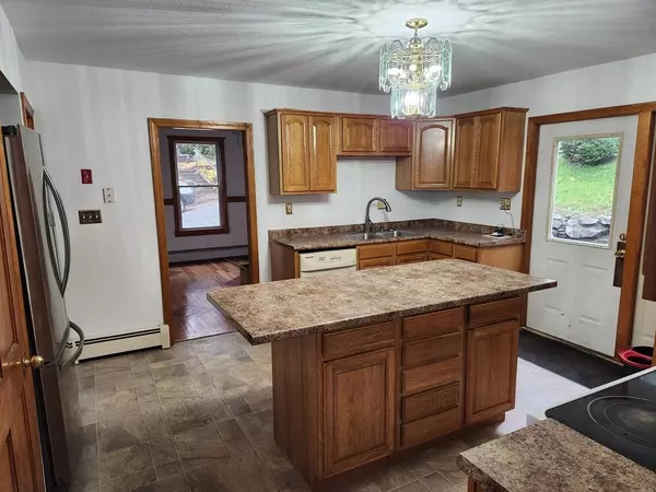 Orange, MA 01364,94 Prospect St