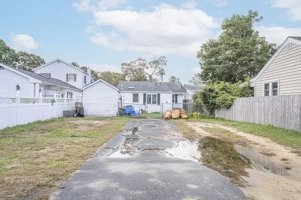 Wareham, MA 02571,9 Swift Ave