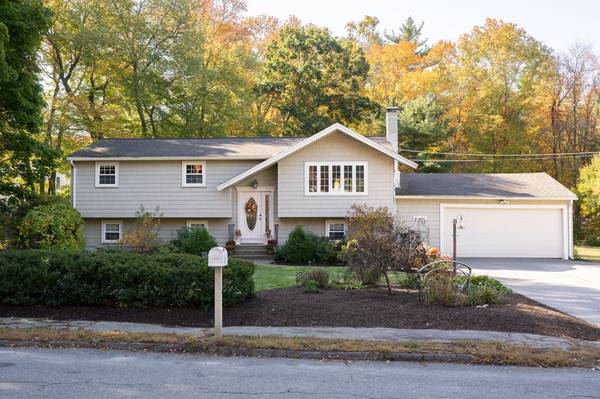 58 Fairwood Dr, Pembroke, MA 02359