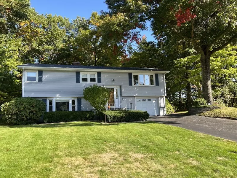 14 Venus Drive, Worcester, MA 01605