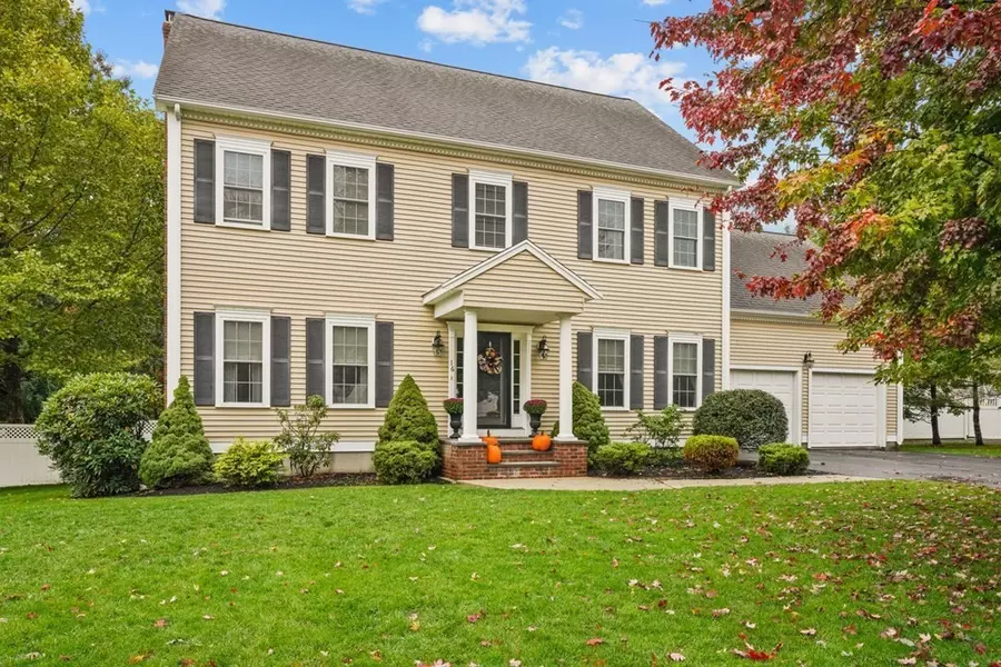 16 Paddock Drive, Plainville, MA 02762