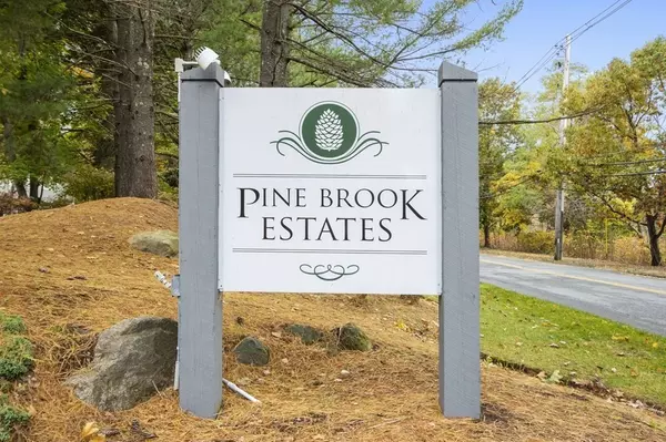 401 Pine Brook Dr #401, Peabody, MA 01960