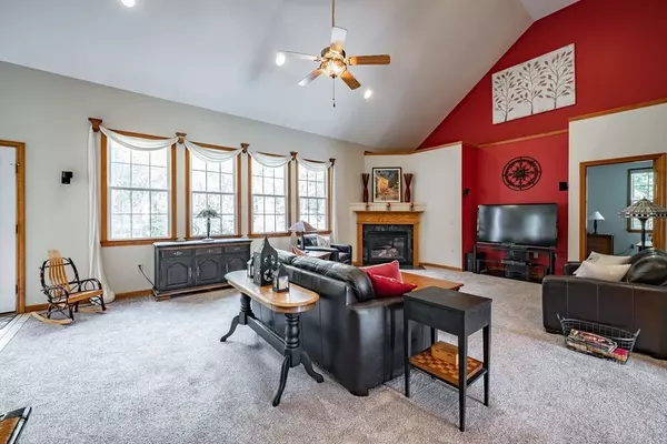 East Longmeadow, MA 01028,41 Rollins Dr