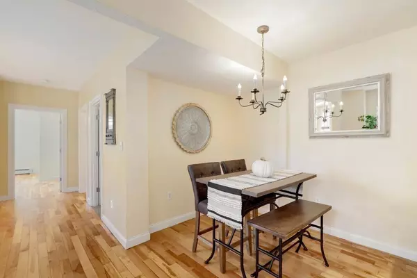 Waltham, MA 02453,28 Robbins St #4