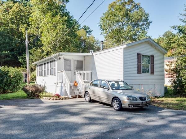 2 Medallion Rd, Holbrook, MA 02343