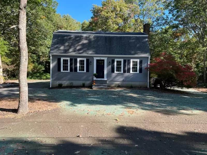 74 Chestnut St, Middleboro, MA 02346