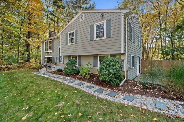 Hanover, MA 02339,23 Estes Rd