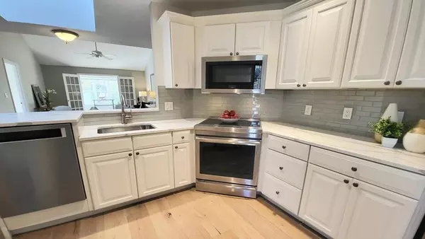 Southborough, MA 01772,59 William Onthank Ln #59