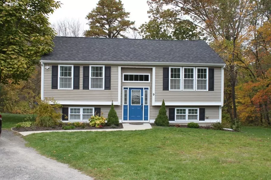 9 Mansfield Dr, Millville, MA 01529