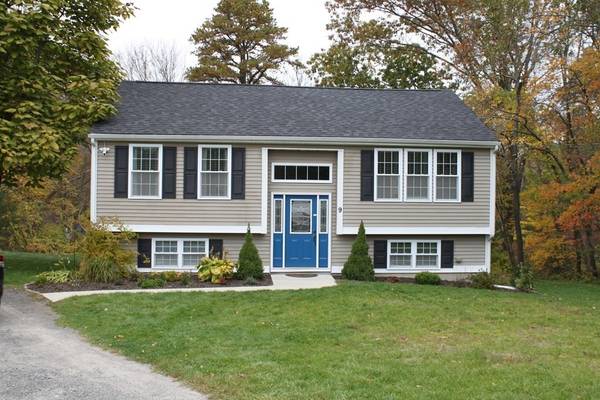 9 Mansfield Dr, Millville, MA 01529