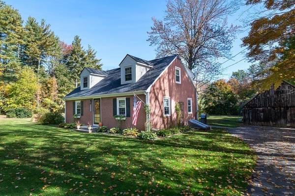 230 Cedar St, Sturbridge, MA 01518