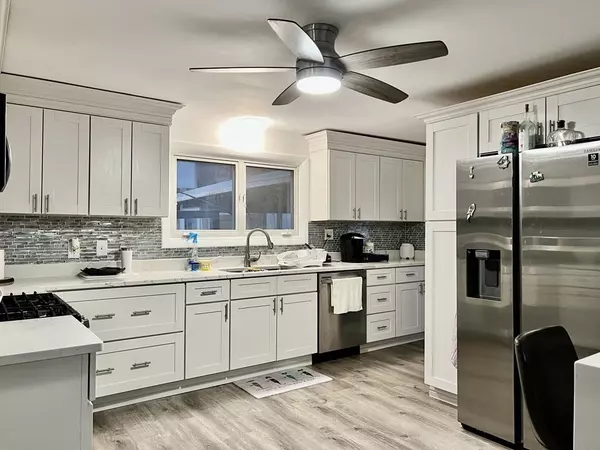 12 Queen Avenue, Methuen, MA 01844