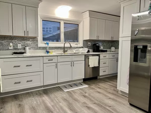 Methuen, MA 01844,12 Queen Avenue