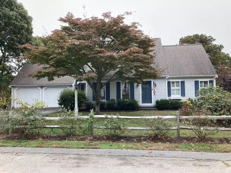 42 Squibnocket Drive, Falmouth, MA 02536