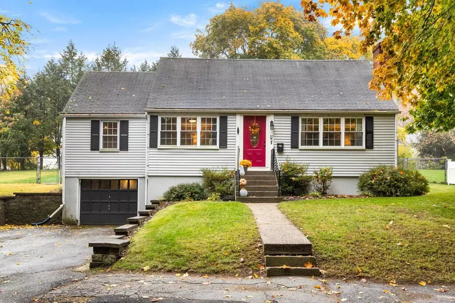 10 Maple St, Hudson, MA 01749