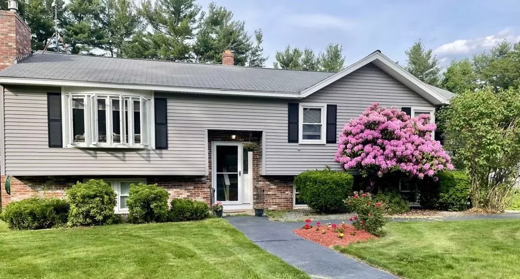 77 Wagon Wheel Rd, Dracut, MA 01826