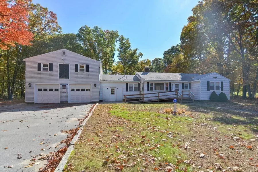 324 W Hartford Avenue, Uxbridge, MA 01569