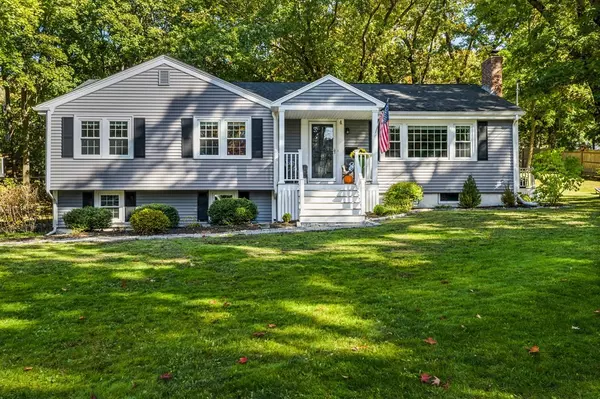 4 Autumn Circle, Hingham, MA 02043