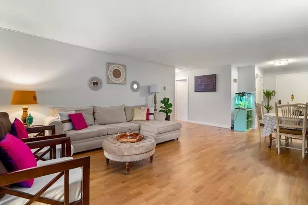 Newton, MA 02467,280 Boylston St #209