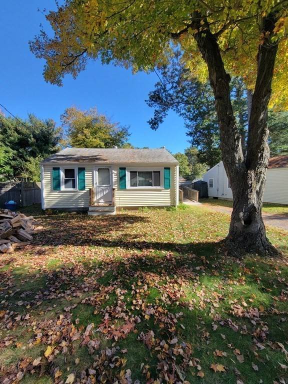 27 Cedar Dr, Carver, MA 02330