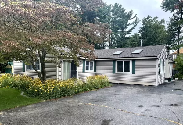 23 Paradise Ln Ext, Halifax, MA 02338