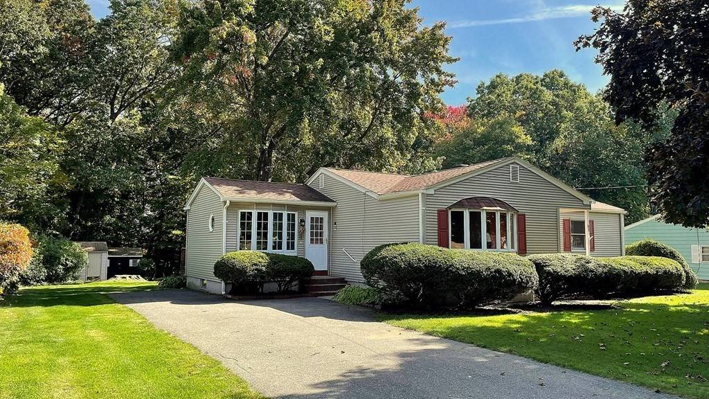 92 Bonnie Brae Dr, West Springfield, MA 01089