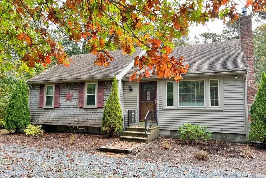 1 Gilbert Ln, Harwich, MA 02646