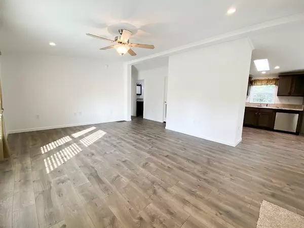 Portsmouth, NH 03801,33A Octopus Avenue