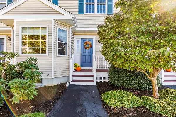 23 Old Cedar Vlg #23, Bridgewater, MA 02324