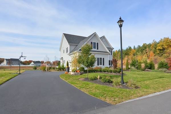 Plainville, MA 02762,8 Oxbow Drive