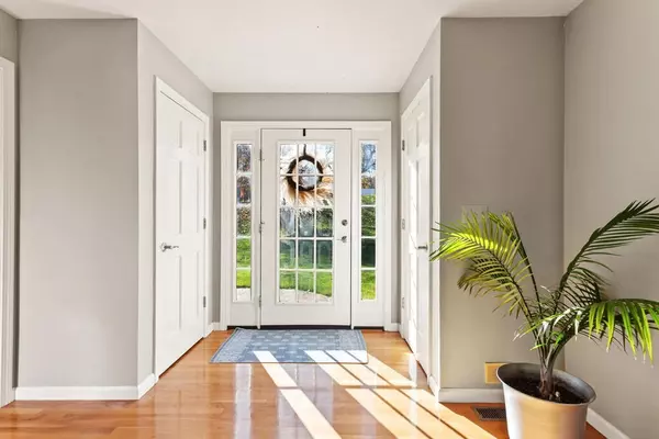 Upton, MA 01568,59 Williams Street