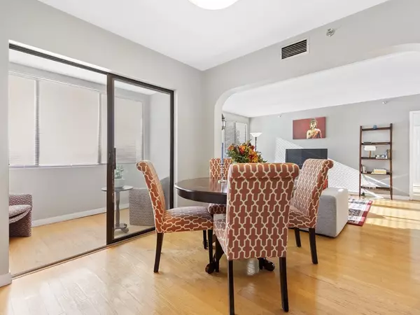 Newton, MA 02467,250 Hammond Pond Parkway #213N