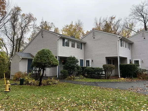 Greenfield, MA 01301,42 Briar Way #42