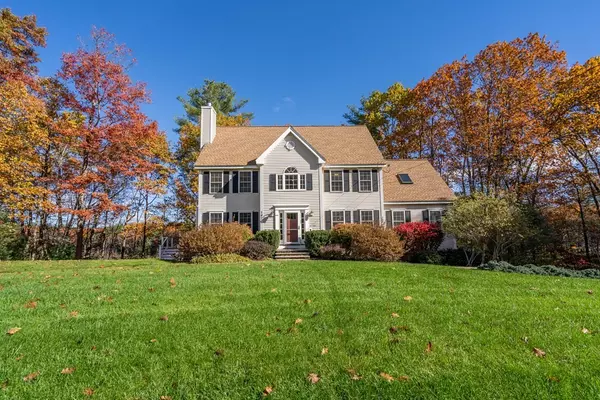 147 Robbs Hill Rd, Lunenburg, MA 01462