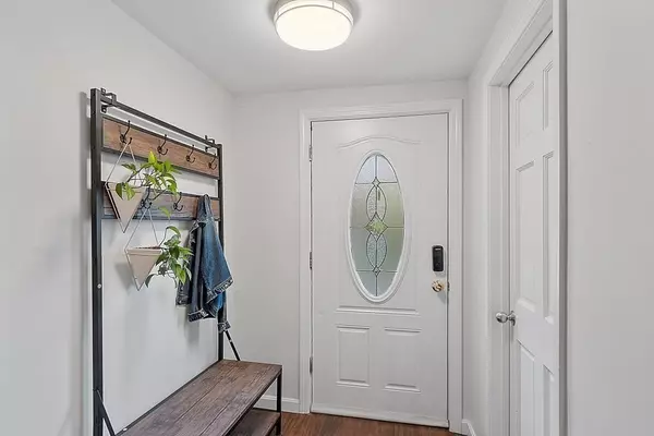 Saugus, MA 01906,5 Atherton St