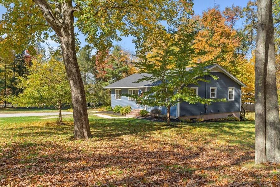 20 Ferncroft Circle, North Andover, MA 01845