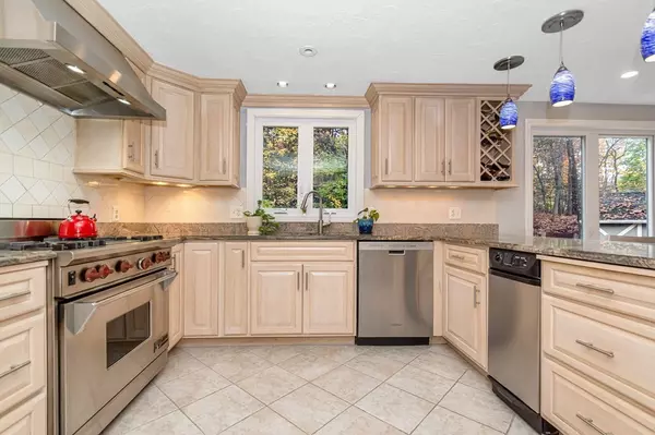 Chelmsford, MA 01824,2 Sanford Rd