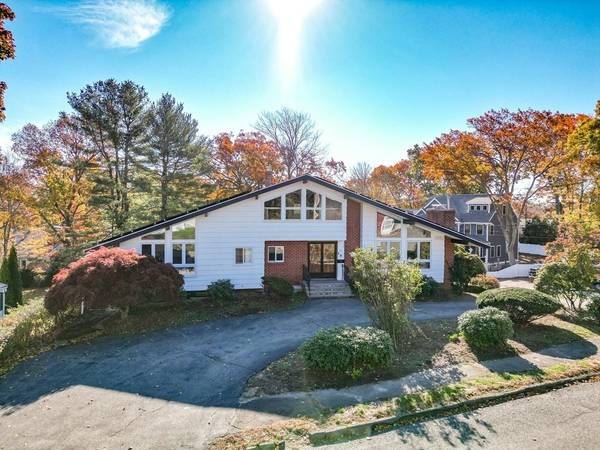 52 Morningside Drive, Arlington, MA 02474