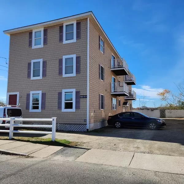 20 Cable Ave #12, Salisbury, MA 01952