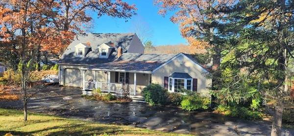 9 E Shore Rd, Holbrook, MA 02343