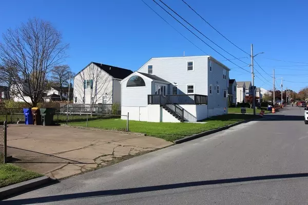 6 Aberdeen St, Fall River, MA 02721