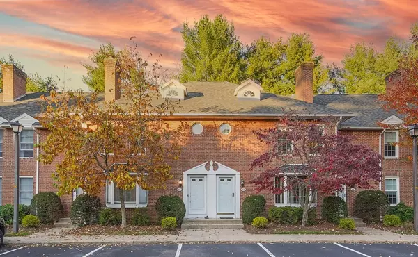 5 Mansion Woods Dr #C, Agawam, MA 01001