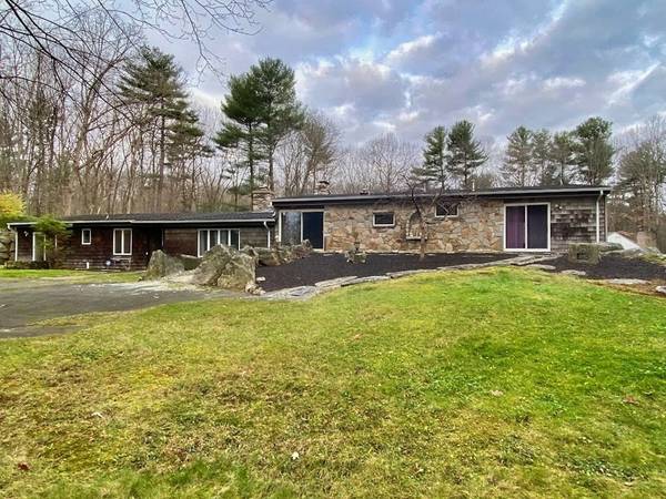 59 R Jones Rd, Spencer, MA 01562