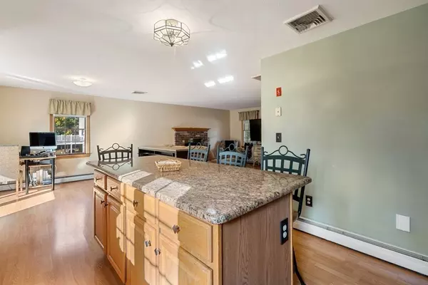 Abington, MA 02351,3 John R Keeley Cir