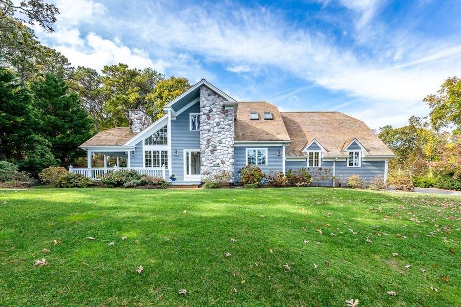 18 Scotlin Way, Harwich, MA 02645