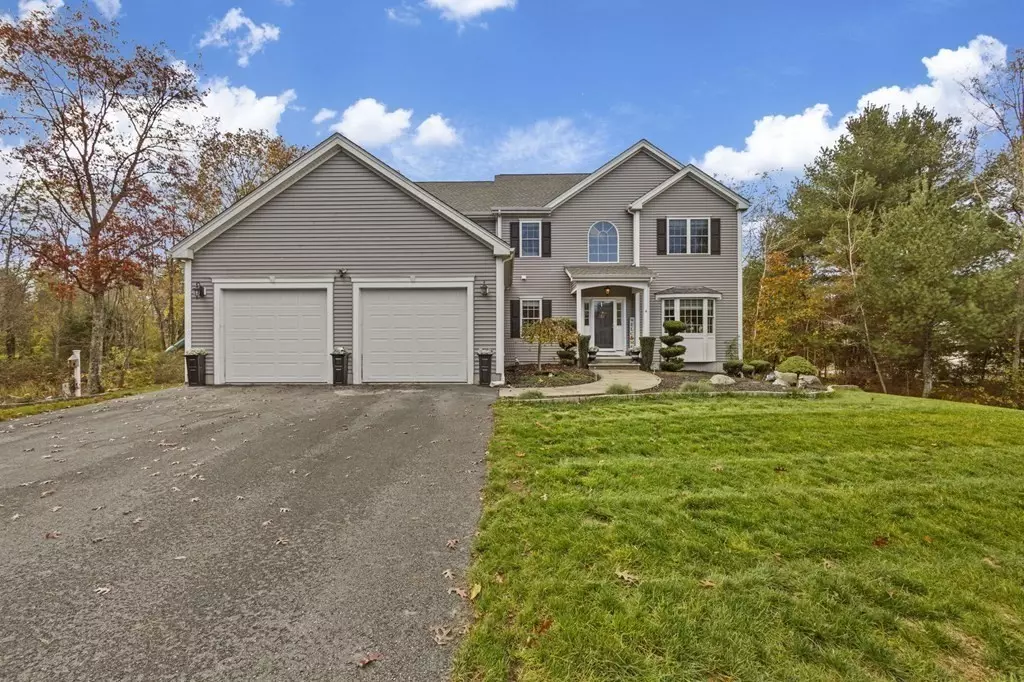 Berkley, MA 02779,4 Deerfield Dr