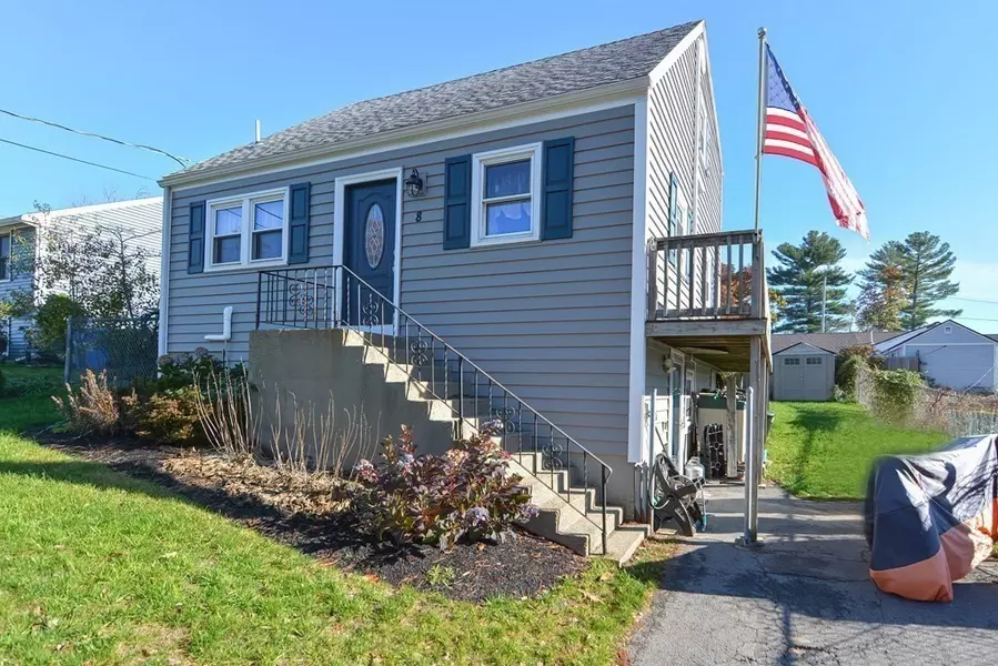 8 Balsam Rd, Holbrook, MA 02343