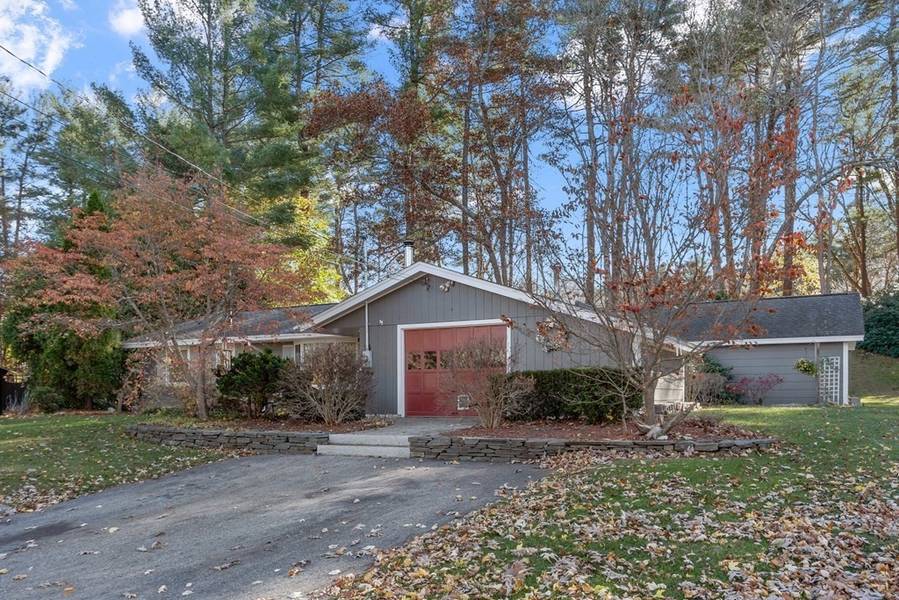 24 Wildes Rd, Chelmsford, MA 01824