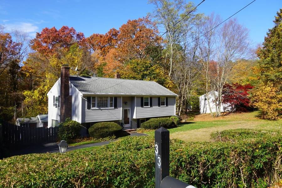 33 Old Oaken Bucket Rd, Norwell, MA 02061