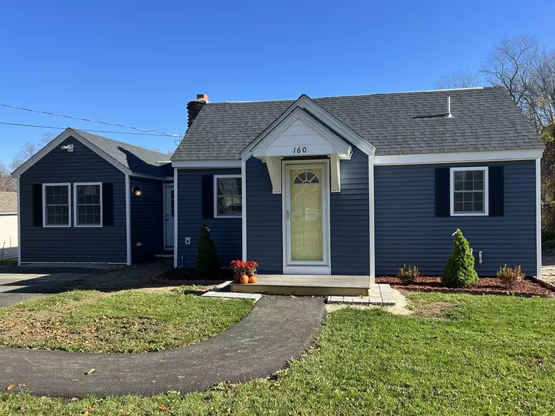 160 Pond St, Uxbridge, MA 01569